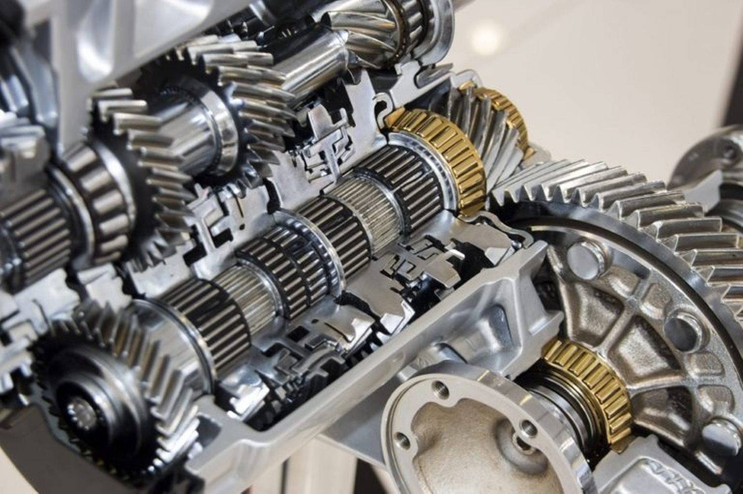 four common problems in car gearbox failure